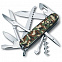 Нож перочинный Huntsman 91, зеленый камуфляж с логотипом в Волгограде заказать по выгодной цене в кибермаркете AvroraStore