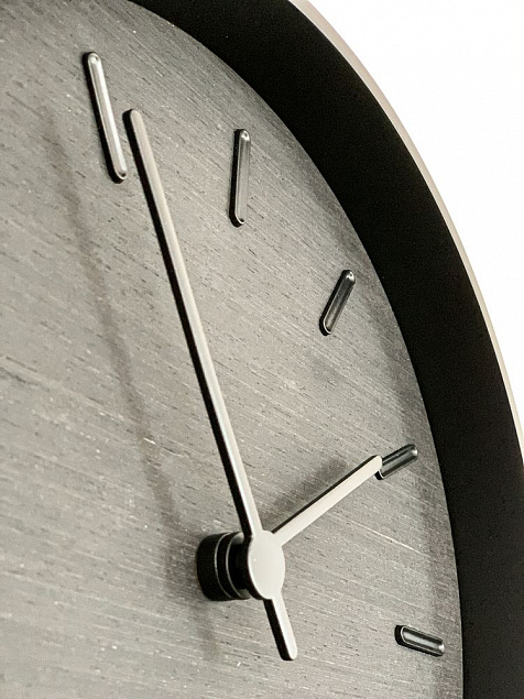 Часы настенные Beam, черное дерево с логотипом в Волгограде заказать по выгодной цене в кибермаркете AvroraStore