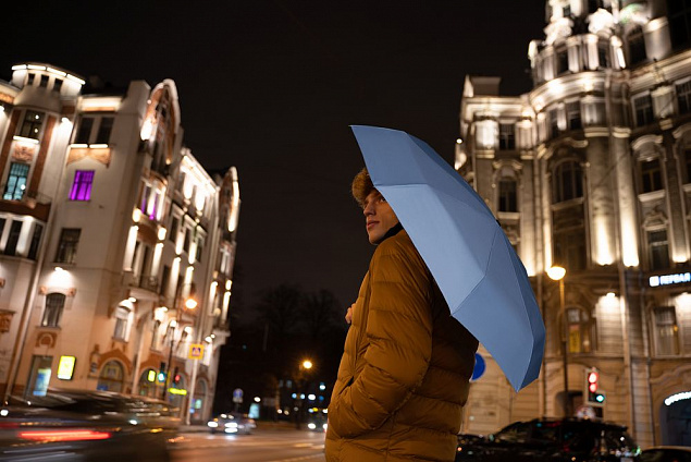 Зонт складной Show Up со светоотражающим куполом, синий с логотипом в Волгограде заказать по выгодной цене в кибермаркете AvroraStore