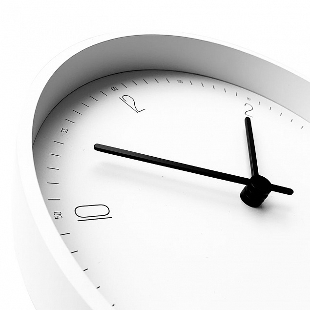 Часы настенные Lite, белые с логотипом в Волгограде заказать по выгодной цене в кибермаркете AvroraStore
