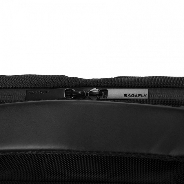 Рюкзак SPARK c RFID защитой с логотипом в Волгограде заказать по выгодной цене в кибермаркете AvroraStore