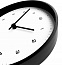 Часы настенные Flash, белые с черным с логотипом в Волгограде заказать по выгодной цене в кибермаркете AvroraStore
