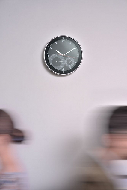 Часы настенные INSERT с термометром и гигрометром с логотипом в Волгограде заказать по выгодной цене в кибермаркете AvroraStore