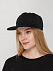 Бейсболка Snapback с прямым козырьком, черная с логотипом в Волгограде заказать по выгодной цене в кибермаркете AvroraStore