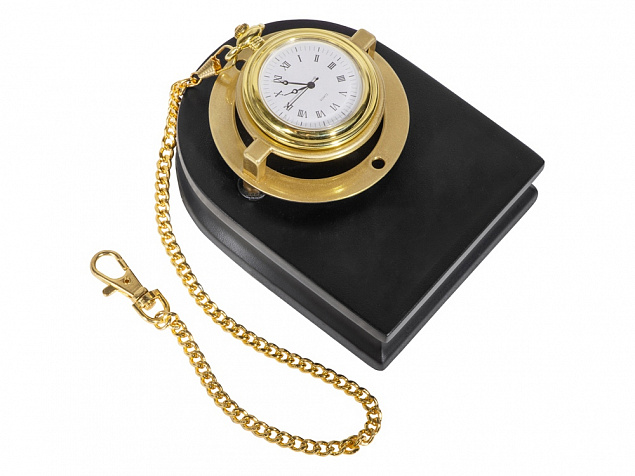 Часы «Магистр» с цепочкой на деревянной подставке с логотипом в Волгограде заказать по выгодной цене в кибермаркете AvroraStore