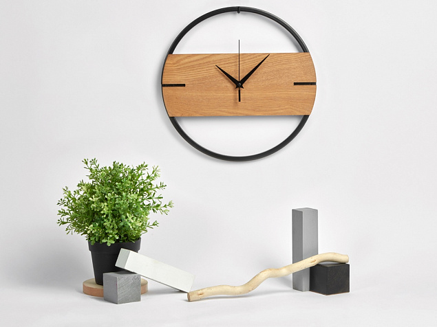 Деревянные часы с металлическим ободом «Time Wheel» с логотипом в Волгограде заказать по выгодной цене в кибермаркете AvroraStore
