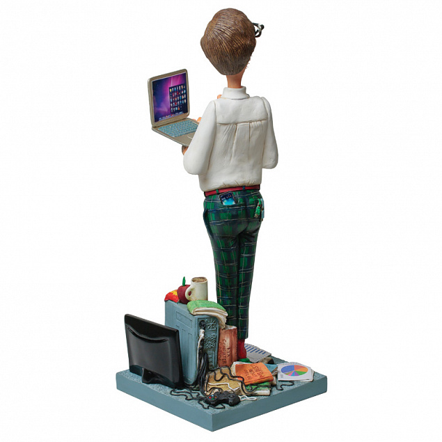 Скульптура "Компьютерный эксперт" с логотипом в Волгограде заказать по выгодной цене в кибермаркете AvroraStore
